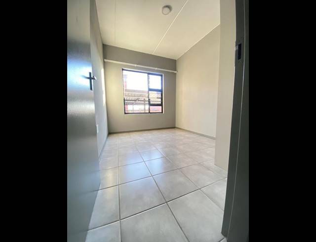 2 BEDROOM APARTMENT FOR SALE IN WITPOORTJIE
